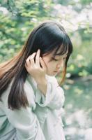 清風(fēng)卷簾海棠紅